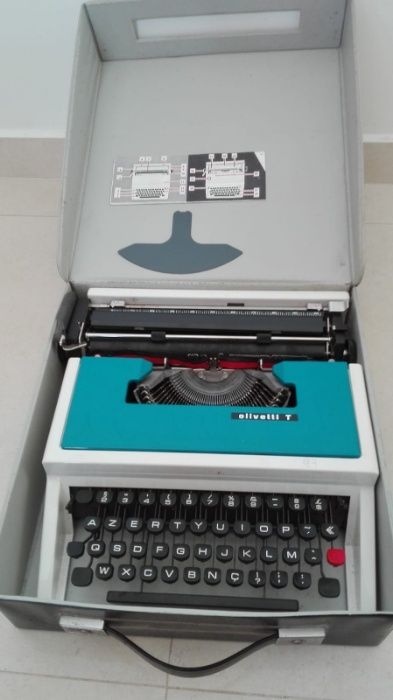 Maquina de escrever olivetti T