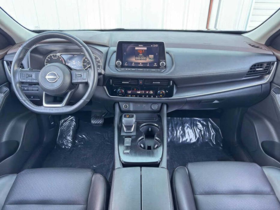 Nissan Rogue SV      2022