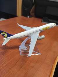 Nowy metalowy model samolotu Boeing 767