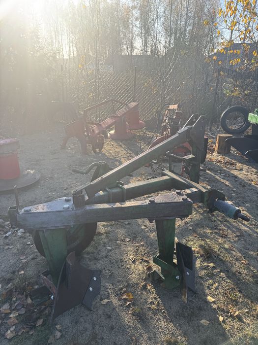 Плуги 2 по 25, і 3 по 30 на високих стойках