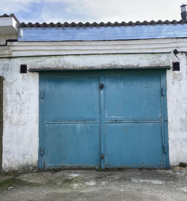 Продам гараж у ГБК 5 на на Набережній по вул. Кармелюка 49 біля ОККО