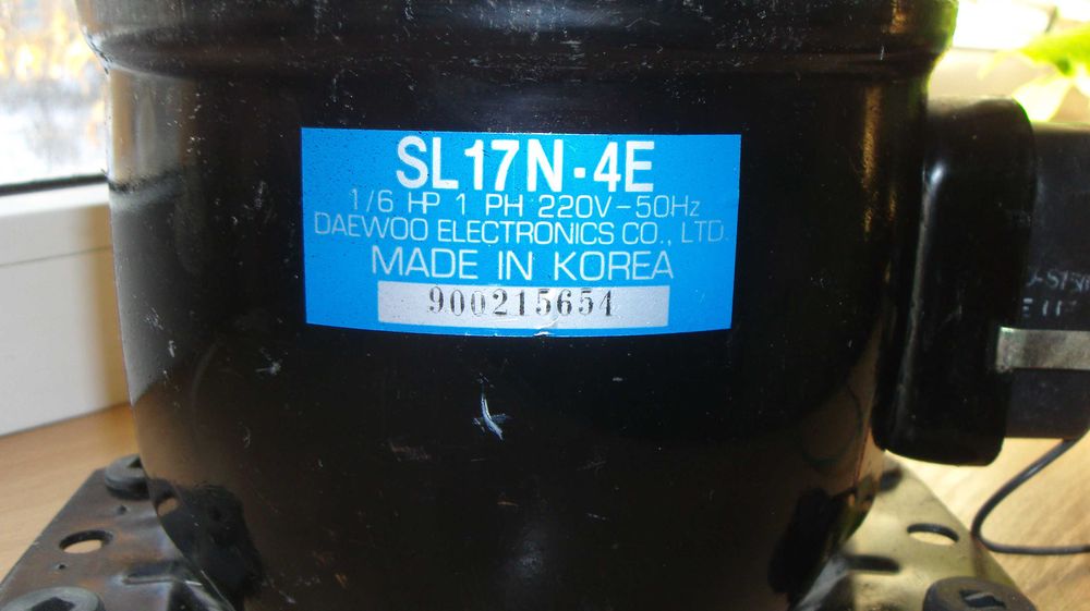 Компрессор холодильника новый SL17N-4E Корея