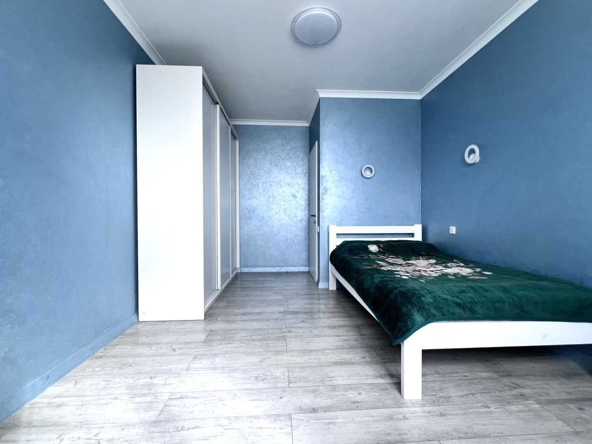 Дизайнерська трикімнатна квартира  16–17 поверх, Сергія Данченка, 32-А