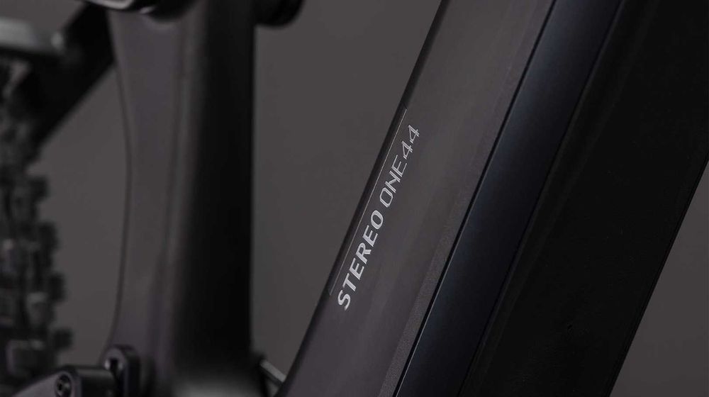 Rower elektryczny CUBE STEREO HYBRID ONE44 HPC RACE 800 rozmiar M