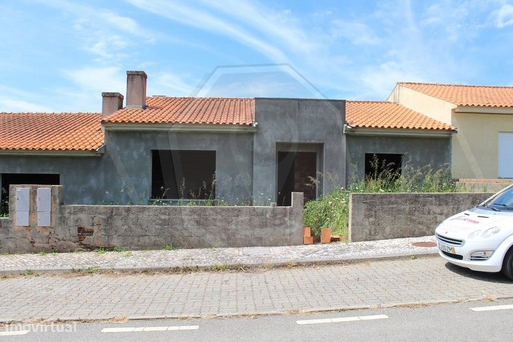 Excelente Negócio!  Moradia T3 branca