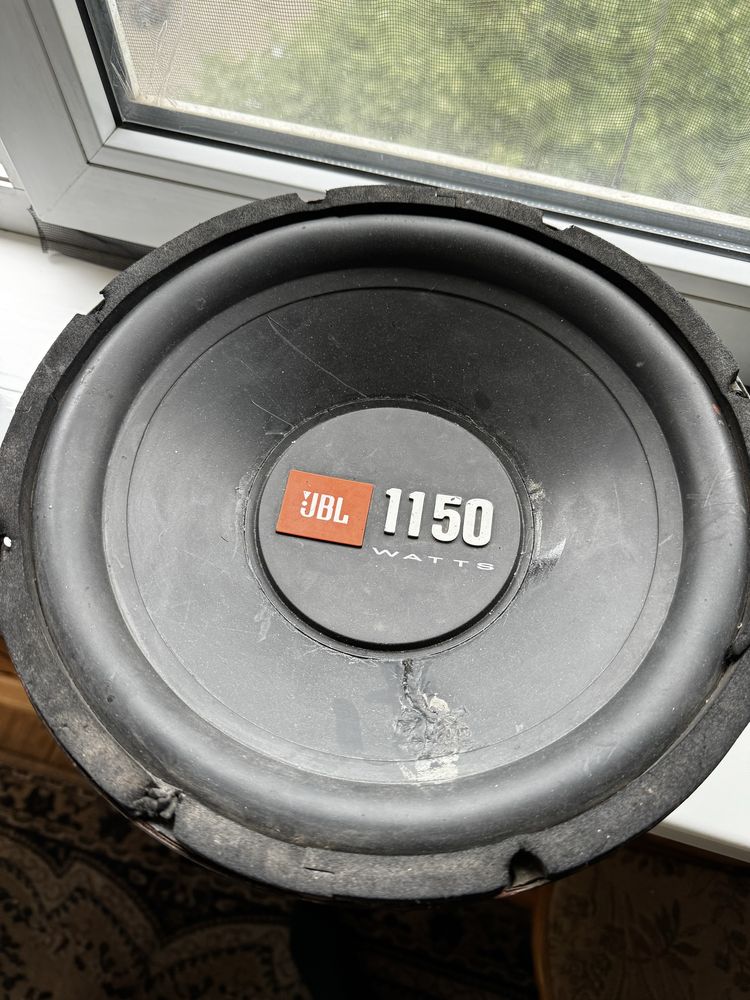 Продаю JBL