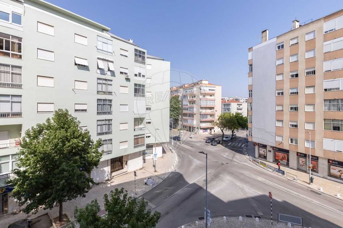 Apartamento T2 à venda em Torre da Marinha