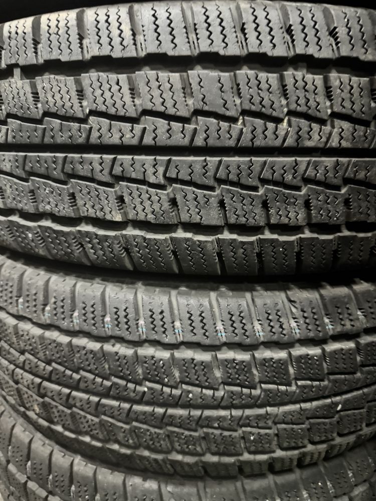 шини б.у зима 215/70 R16C Hankook Winter RW06 склад резини