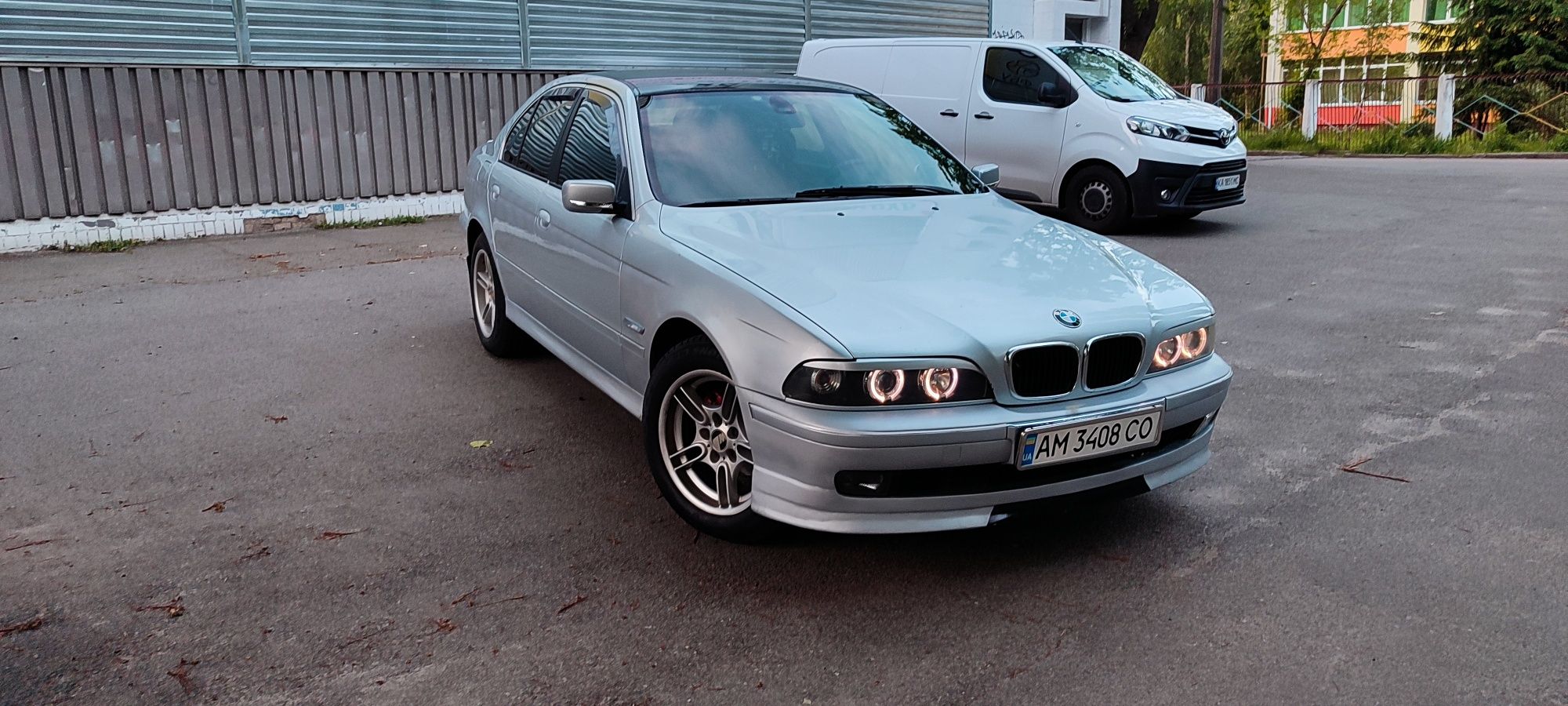 BMW e39 525 tds продам