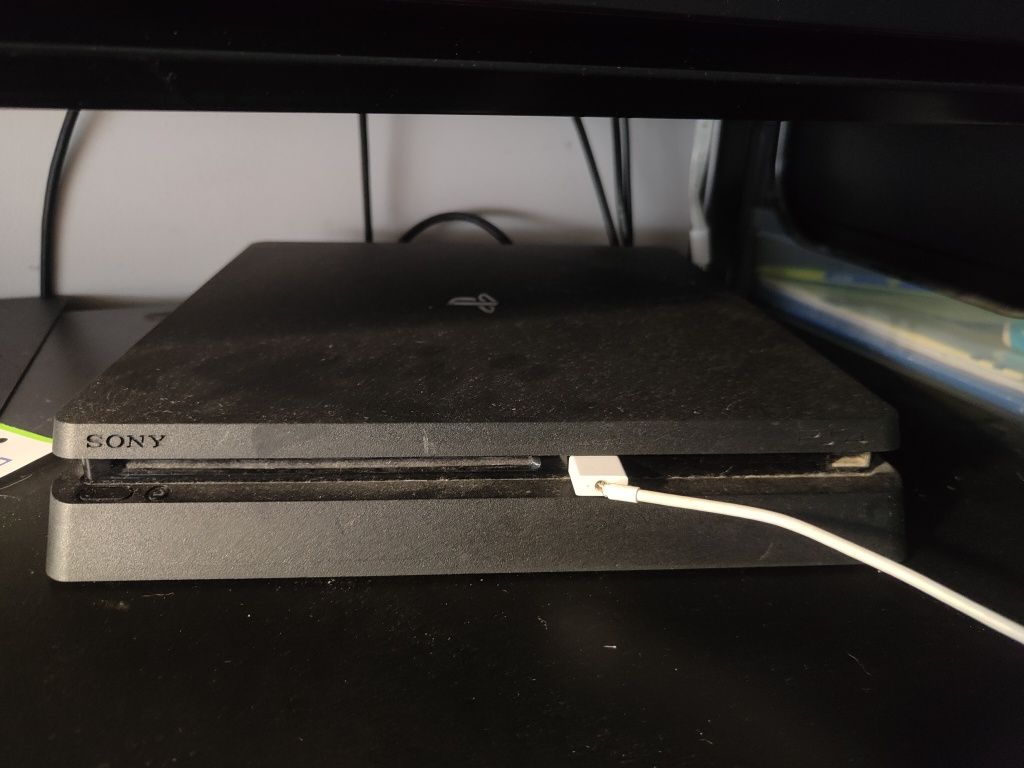 Ps4 slim + 17 jogos + 2 comandos
