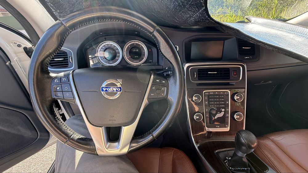 VOLVO S60 D3 Momentum — foto 6