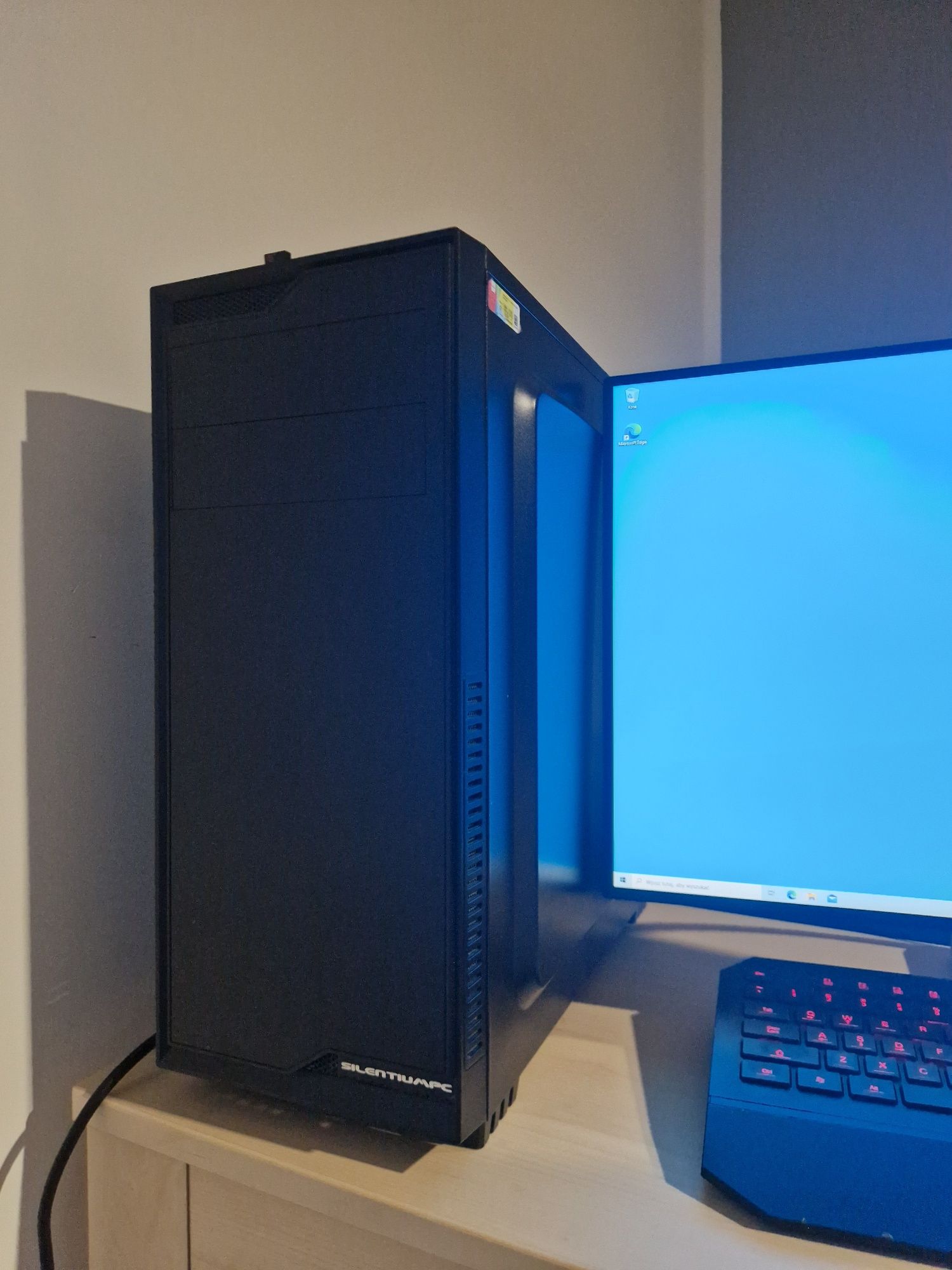 ZESTAW monitor + komputer + klawiatura SPRAWNY
