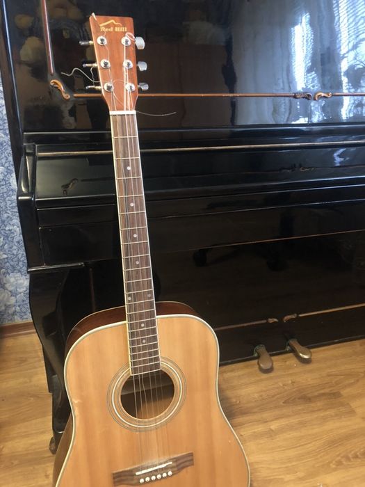 Акустична гітара Red Hill