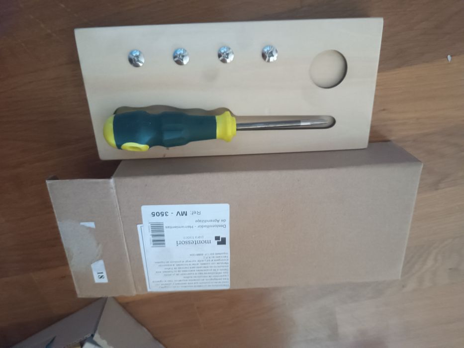 Montessori Chave de fenda - ferramentas de aprendizagem