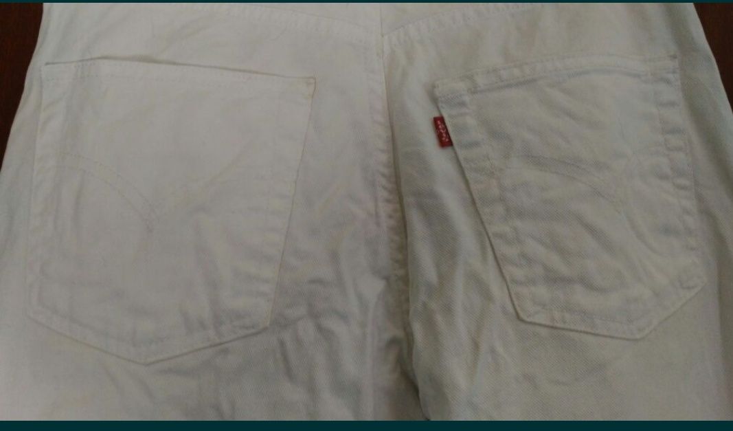 Calça Levis 525 brancas