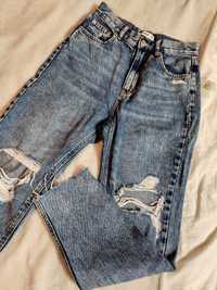Spodnie jeansy z przetarciami
