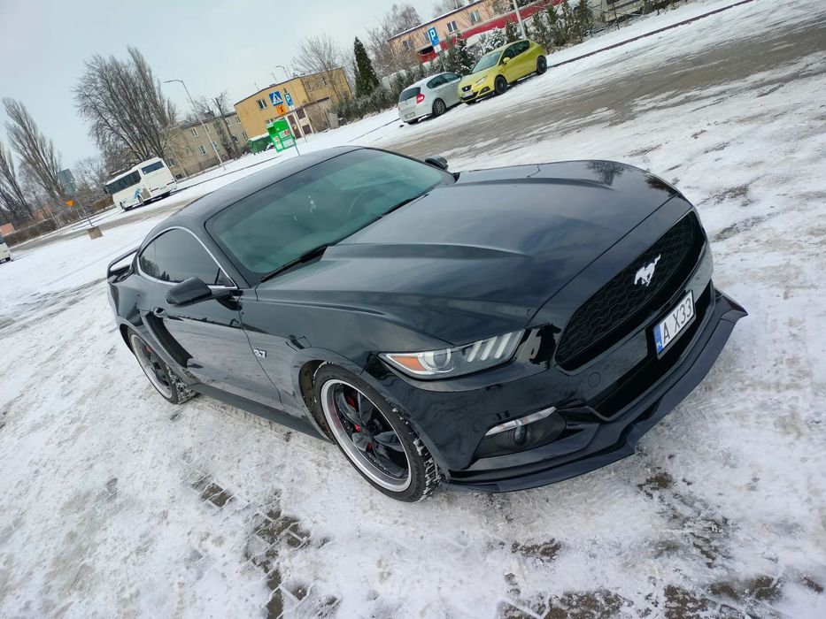 Ford Mustang wydech Borla, felgi 20 cali, stan idealny, pierwszy wlasciciel
