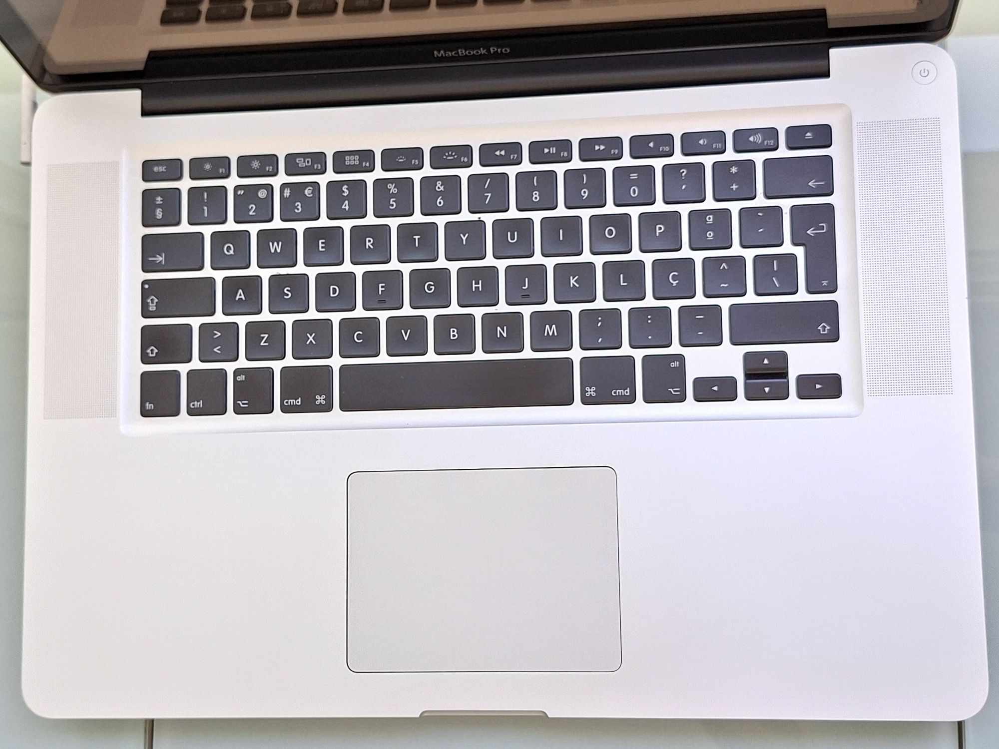 MacBook Pro Core i7 MacOS Monterey| SSD 240G | 8 Gig RAM , Impecável