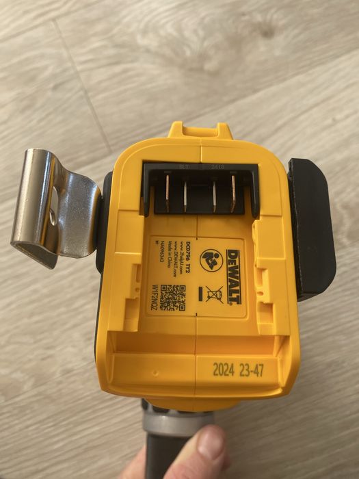 DeWalt DCD796  Дриль-шуруповерт ударний 18В "сам корпус" девальт