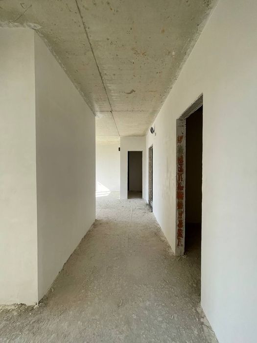 3 окремі кімнати+кухня студія в ЖК по вул. Незалежності.