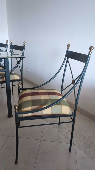 Mesa de Jantar clássica em Ferro e Vidro + Cadeiras