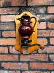 Stary ceramiczny  młynek na ścianę do kawy , przypraw  ręczny
