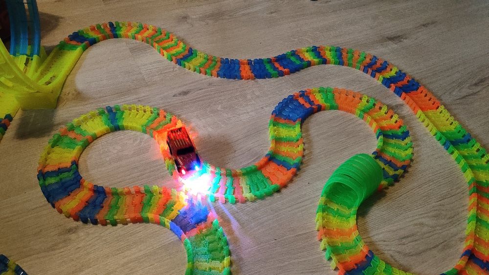 Tor wyścigowy kolorowy