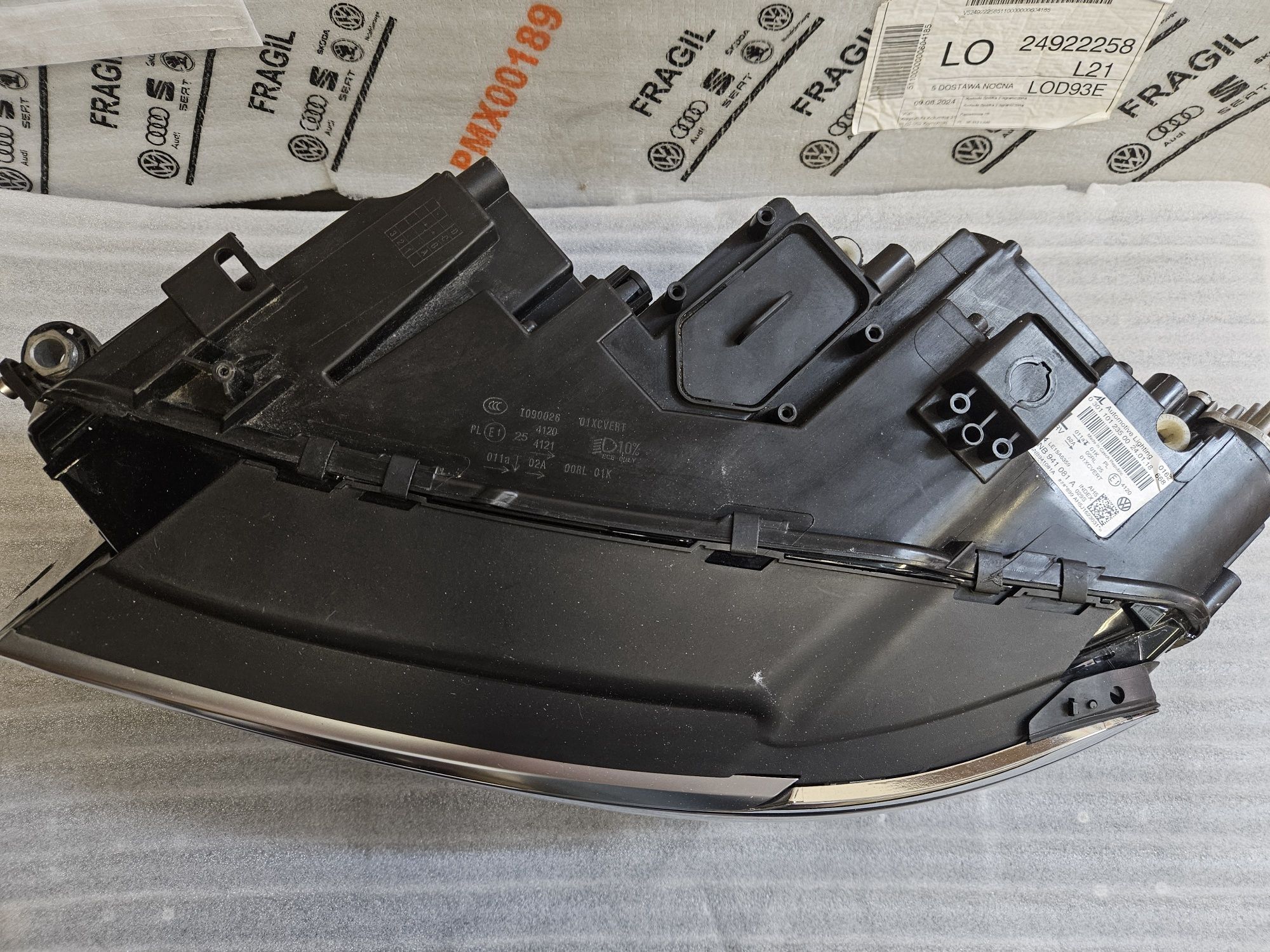 Оригінальна FullLed оптика VW Tiguan