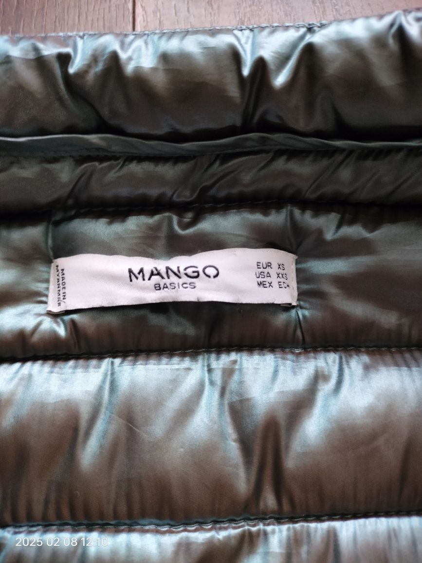 Демісезонна куртка Mango
