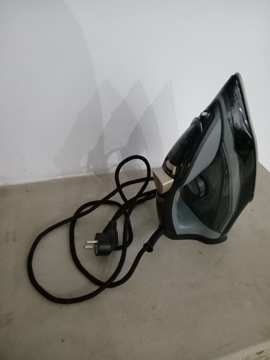 Żelazko firmy Adler