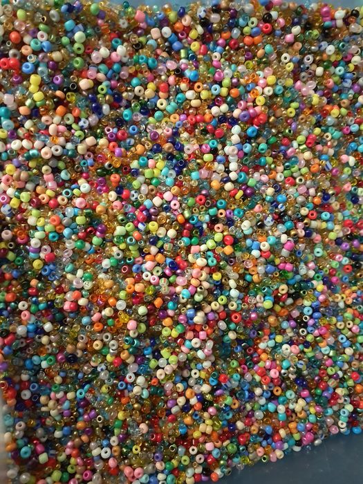 Koraliki wielokolorowe zestaw 300 szt.