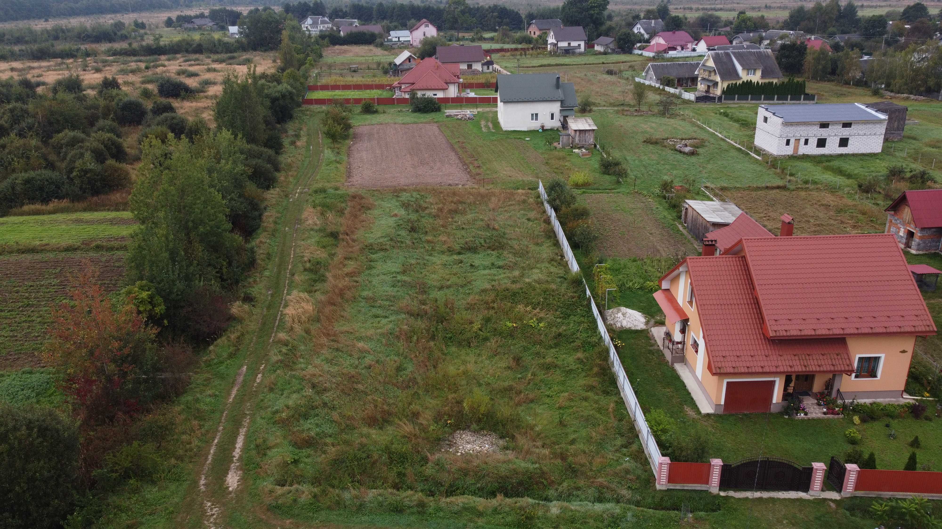 Продається ділянка 12 с. Стебник. Асфальт. Газ. Поруч житлові будинки