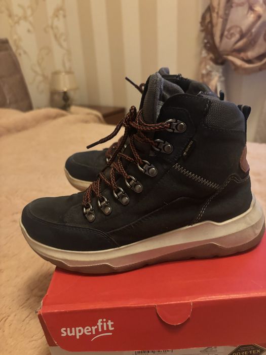 Зимові черевики для хлопчика superfit