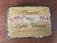 Stare metalowe pudełko na papierosy