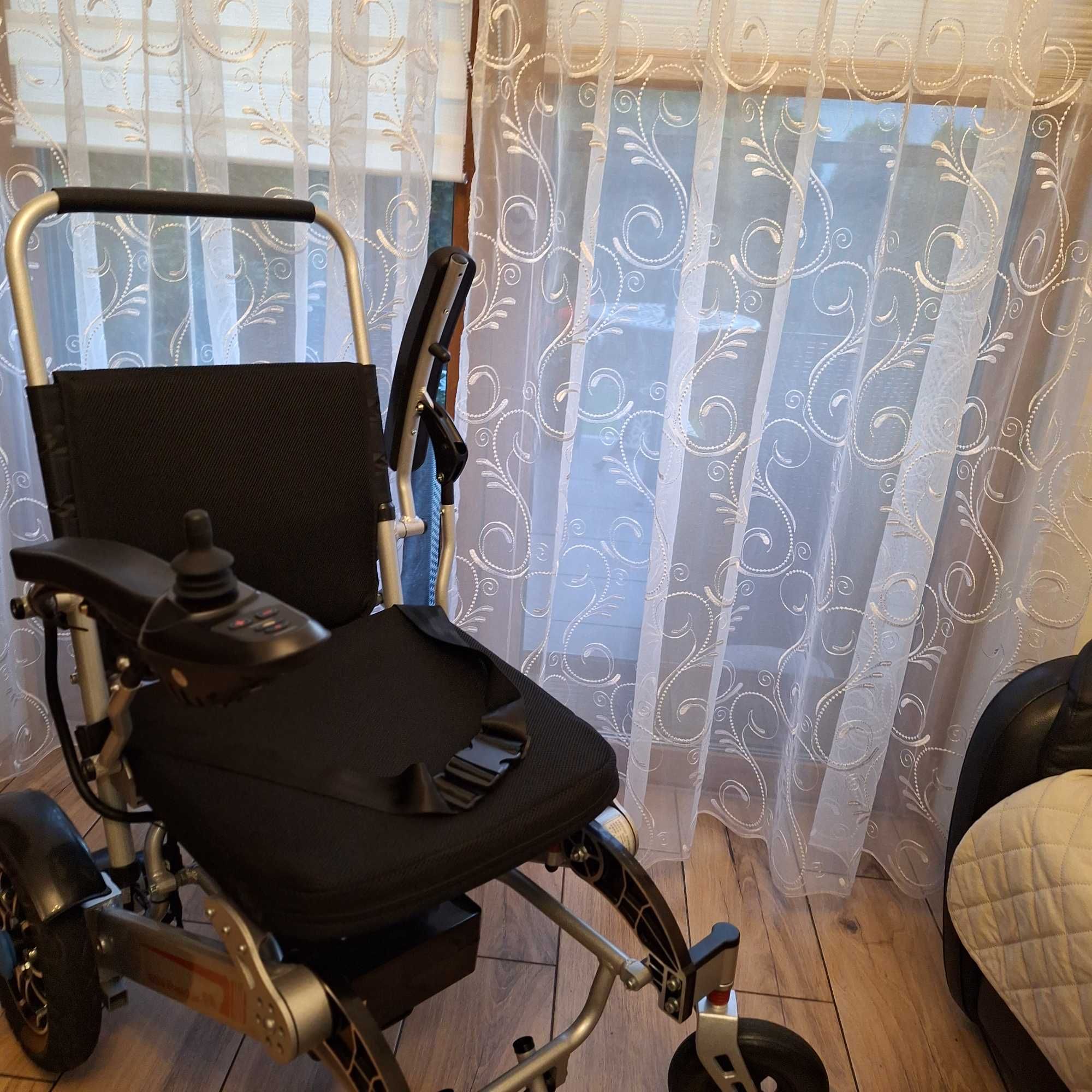 aluminiowy wózek inwalidzki z napędem - okazja