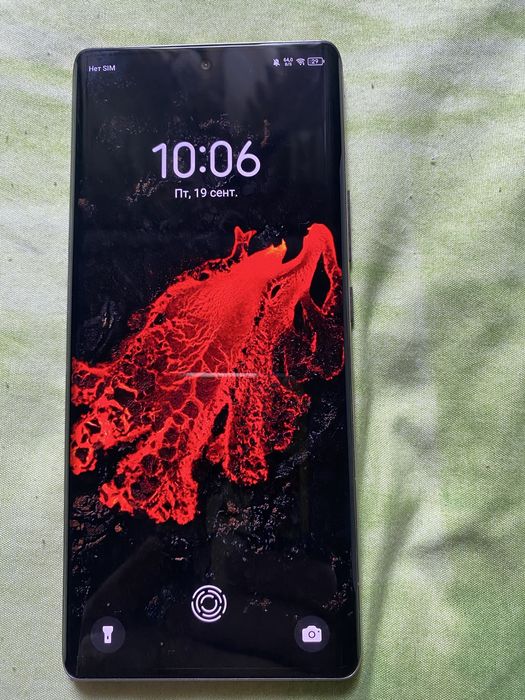 Продам смартфон TECNO spark 20 pro plus 256 gb.16 ram