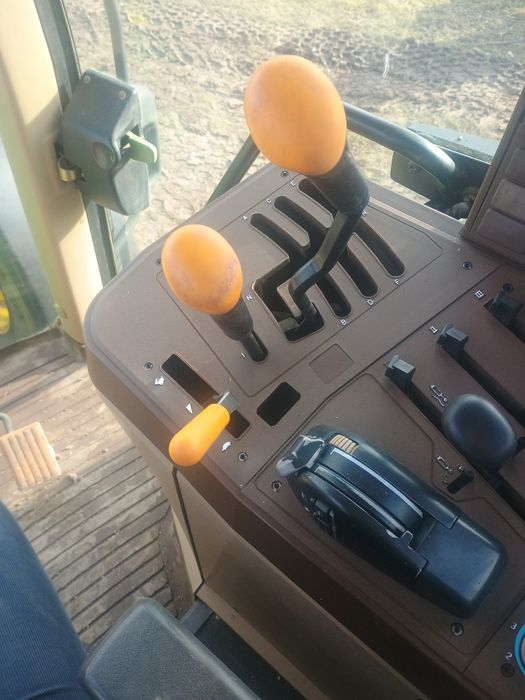 Трактор колісний Джон дір 6910