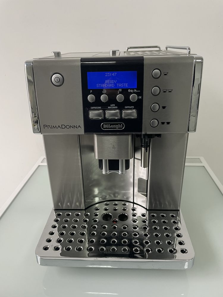 Кофемашина Delonghi ESAM6600 PrimaDonna из Германии гарантия обслужена