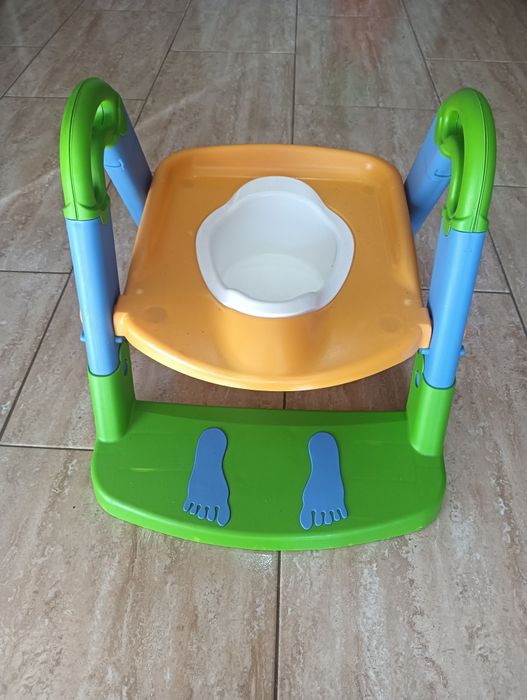 Tudo por 280€. Inclui todos os artigos para bebé.