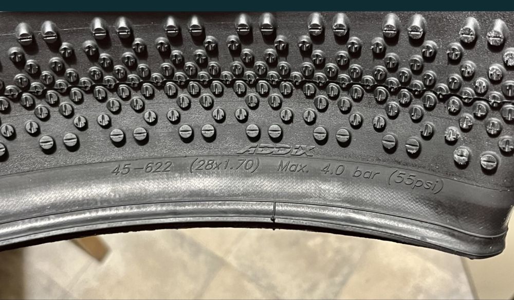 Sprzedam komplet opon 2x Schwalbe g-one bite 1.7 45C