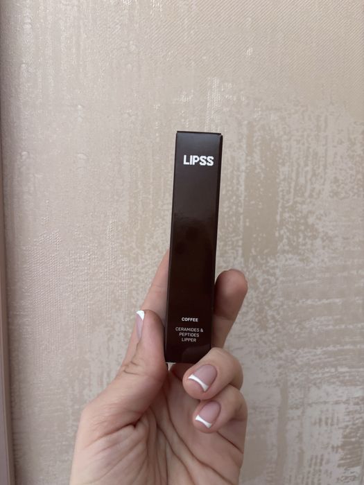 Lips блиск для губ