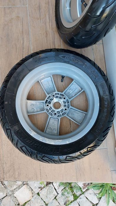 Jante e pneu original para Vespa