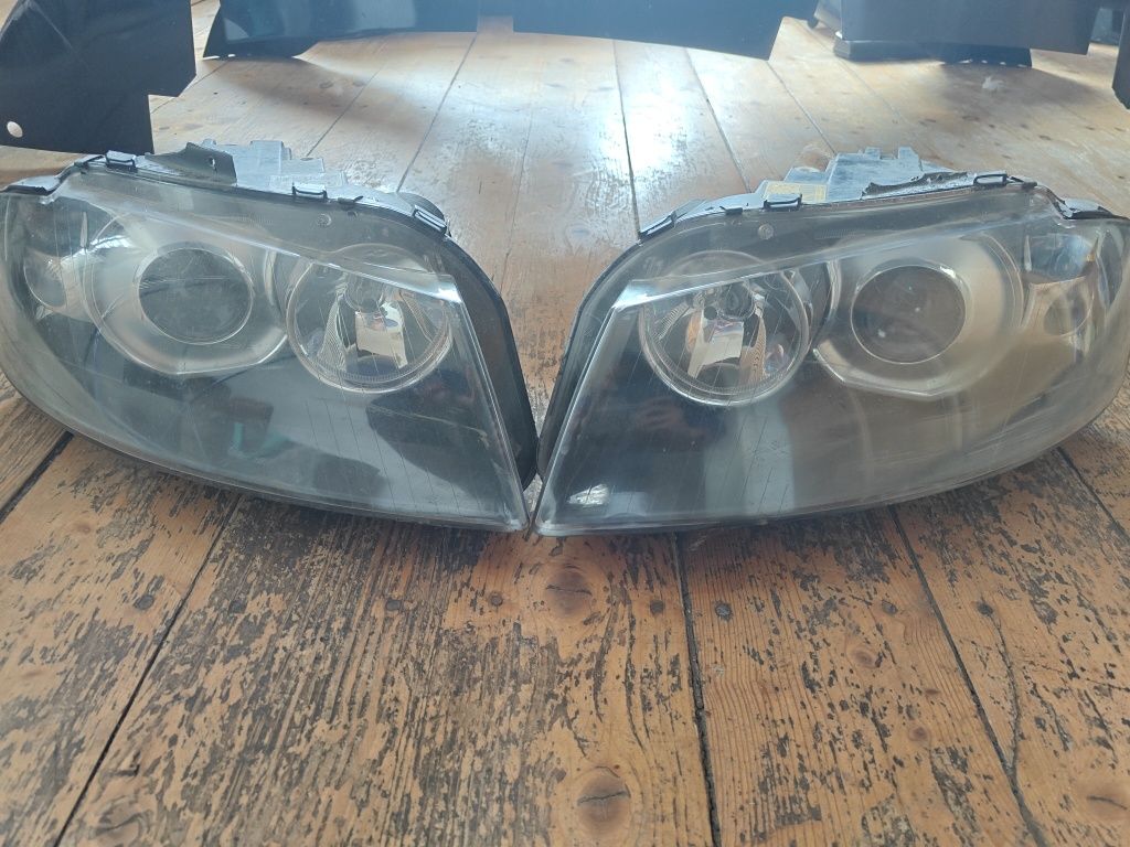 Lampy przód komplet Xenon Audi 03-08