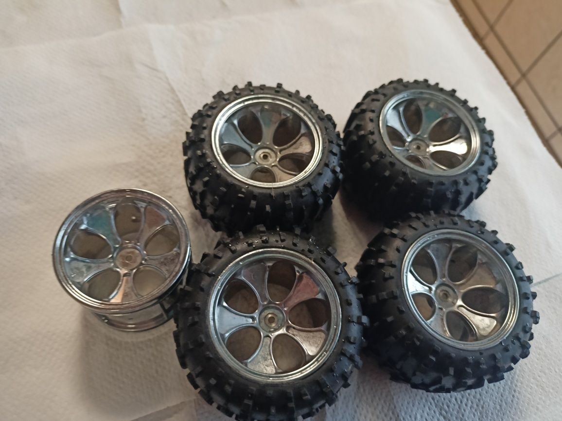 Koła RC team associated do modeli RC