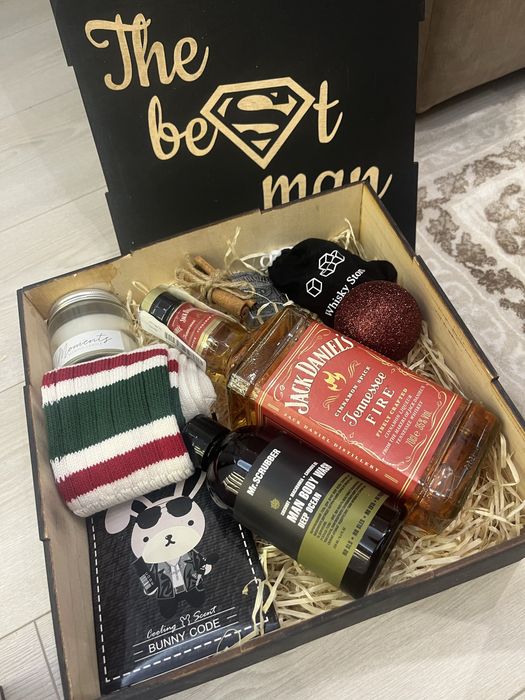 Новорічні подарункові набори чоловічі/жіночі недорого