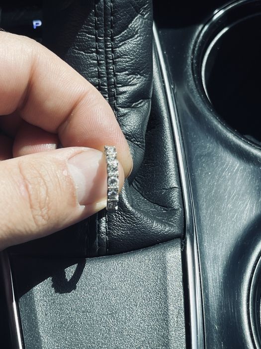 Обручка з діамантами купувалась за 80тис