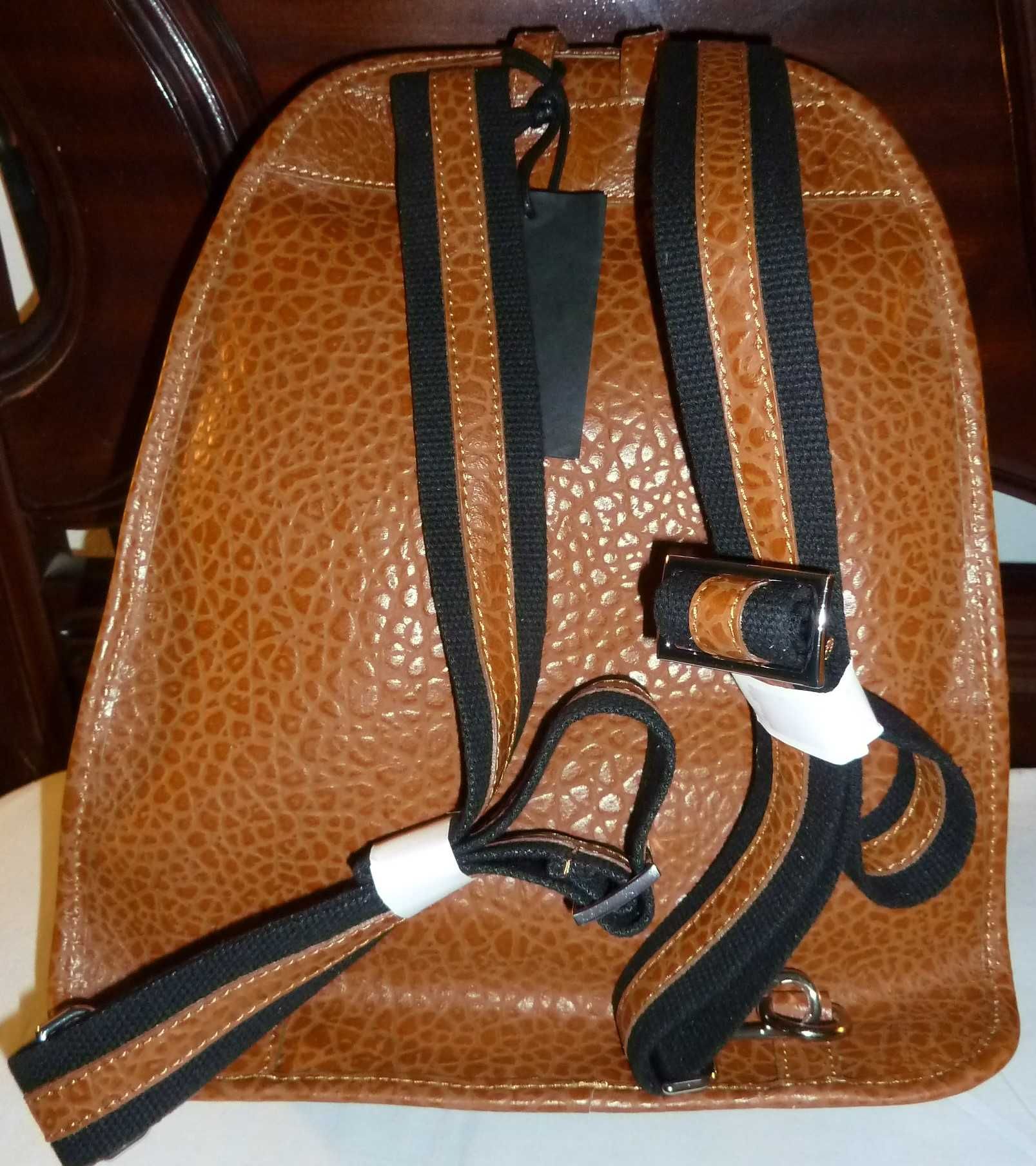 Mochilas italianas novas em pele Momo Design - SALDO