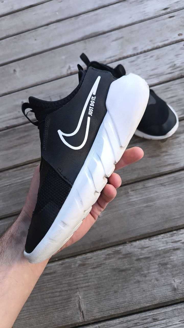 Nike Flex Runner 2. Кросівки 35.5 розмір. Бігові кросівки