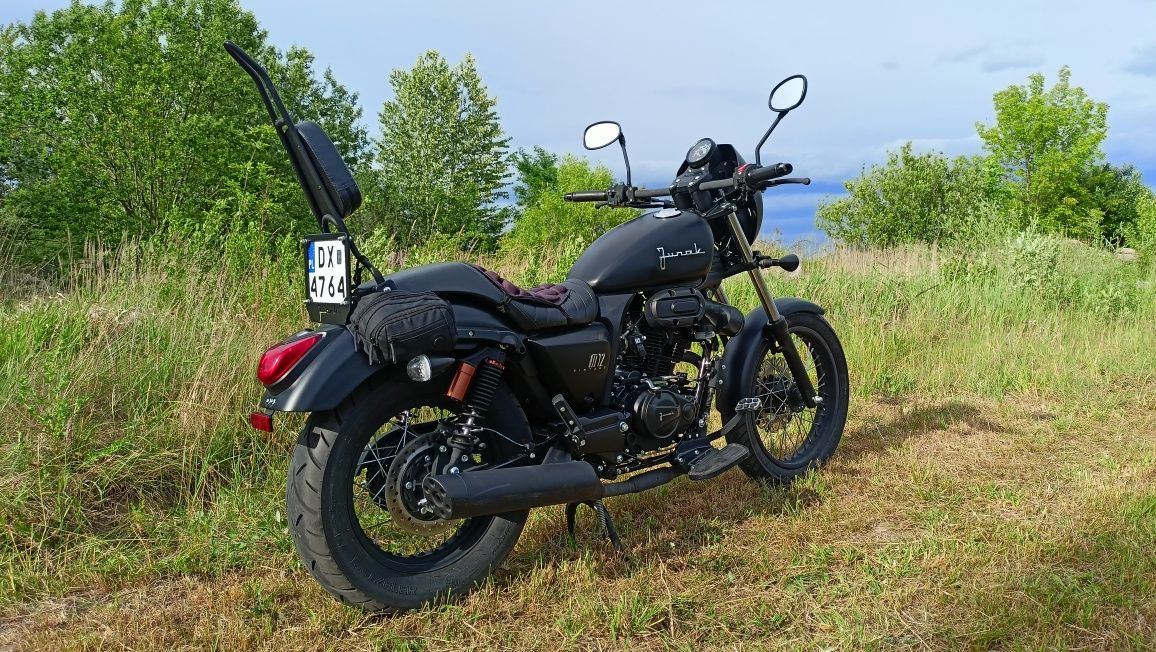 Junak M12 Vintage czarny mat