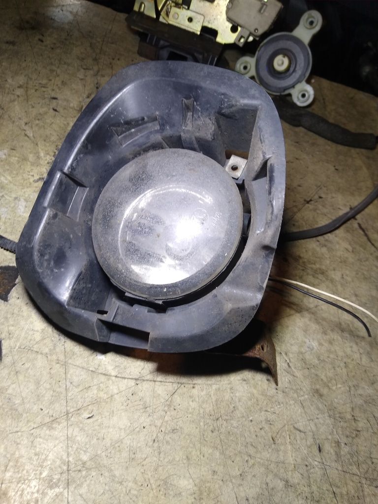 Halogen lewy prawy dacia Logan I